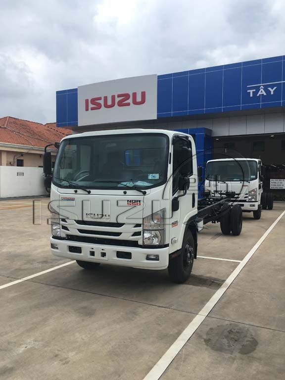 Cabin chassi xe tải Isuzu 5 tấn NQR 550 thùng dài 6.2m