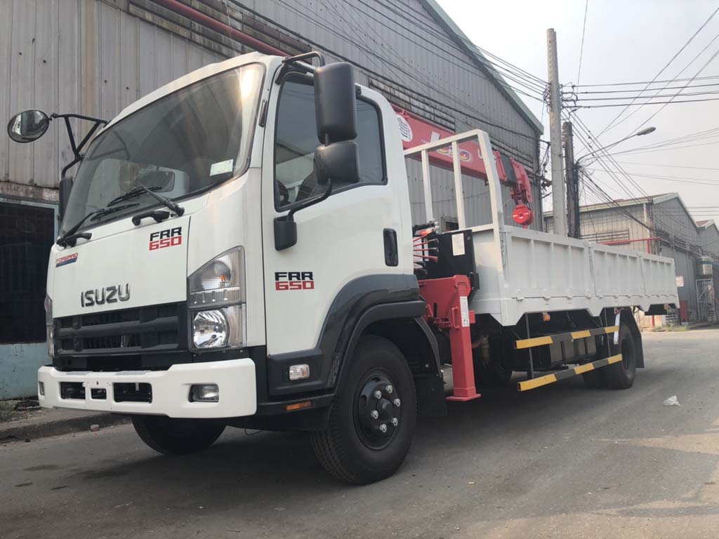 Xe tải Isuzu FRR 650 6T5 thùng lửng gắn cẩu Unic 370