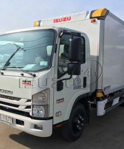 Xe tải Isuzu NPR 400 3T5 thùng kín Composite bảo ôn