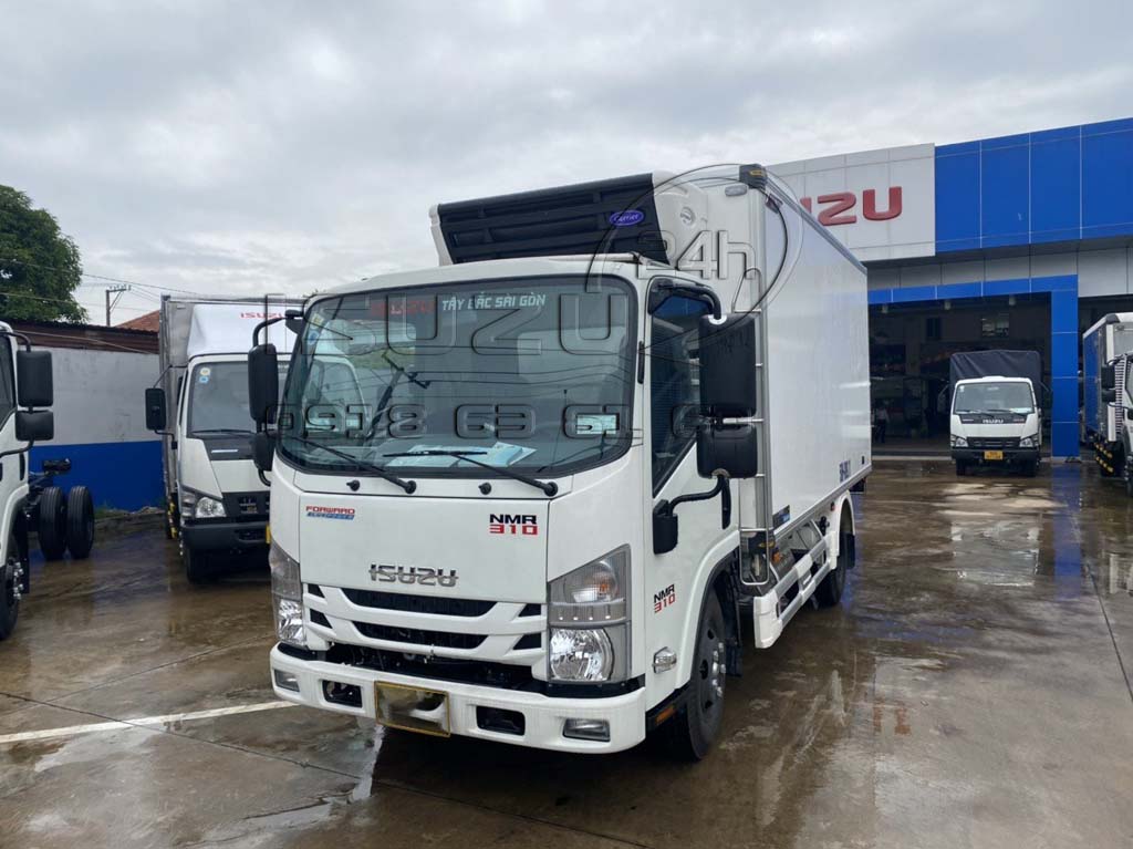 Xe tải Isuzu 1T9 đầu vuông NMR310 thùng đông lạnh Quyền Auto