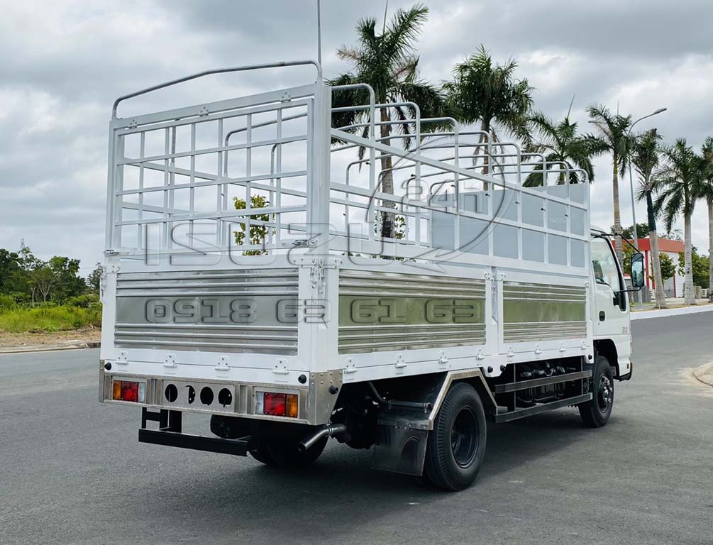 Xe tải Isuzu QKR270 thùng mui bạt 1t9 2t3