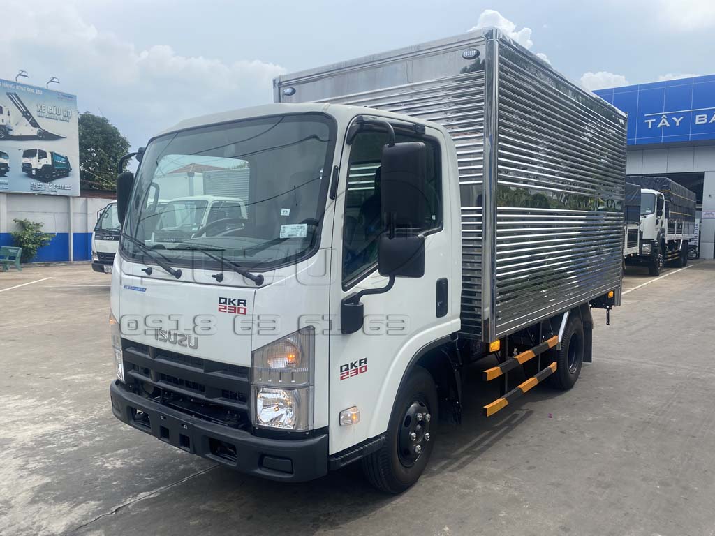 Tổng quan xe tải Isuzu QKR 230 đầu vuông 2T4 thùng 3m6