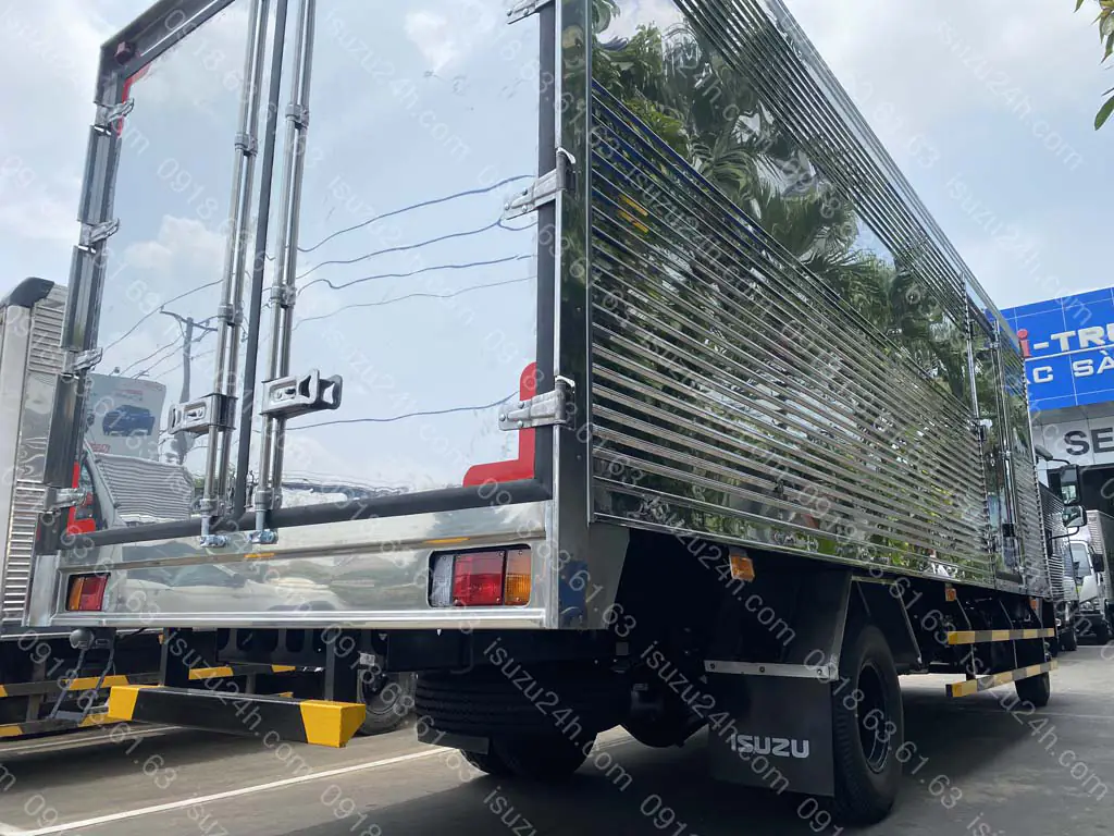 Gầm của xe tải Isuzu 6T5 cao và thoáng