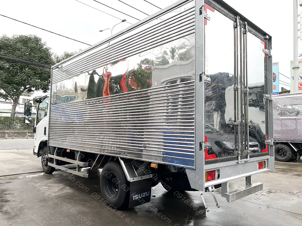 Vách inox xe tải Isuzu QKR 270 210 thùng kín inox 1T9 2T4