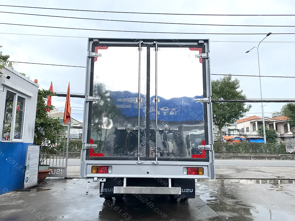 02 cửa sau inox xe tải Isuzu QKR 270 210 thùng kín inox 1T9 2T4