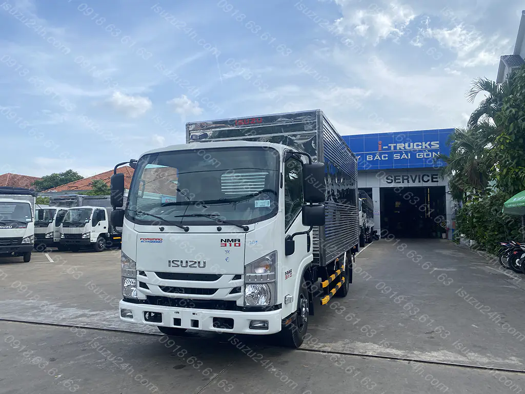 Xe tải Isuzu NMR 310 nhập Nhật thùng kín 1T85